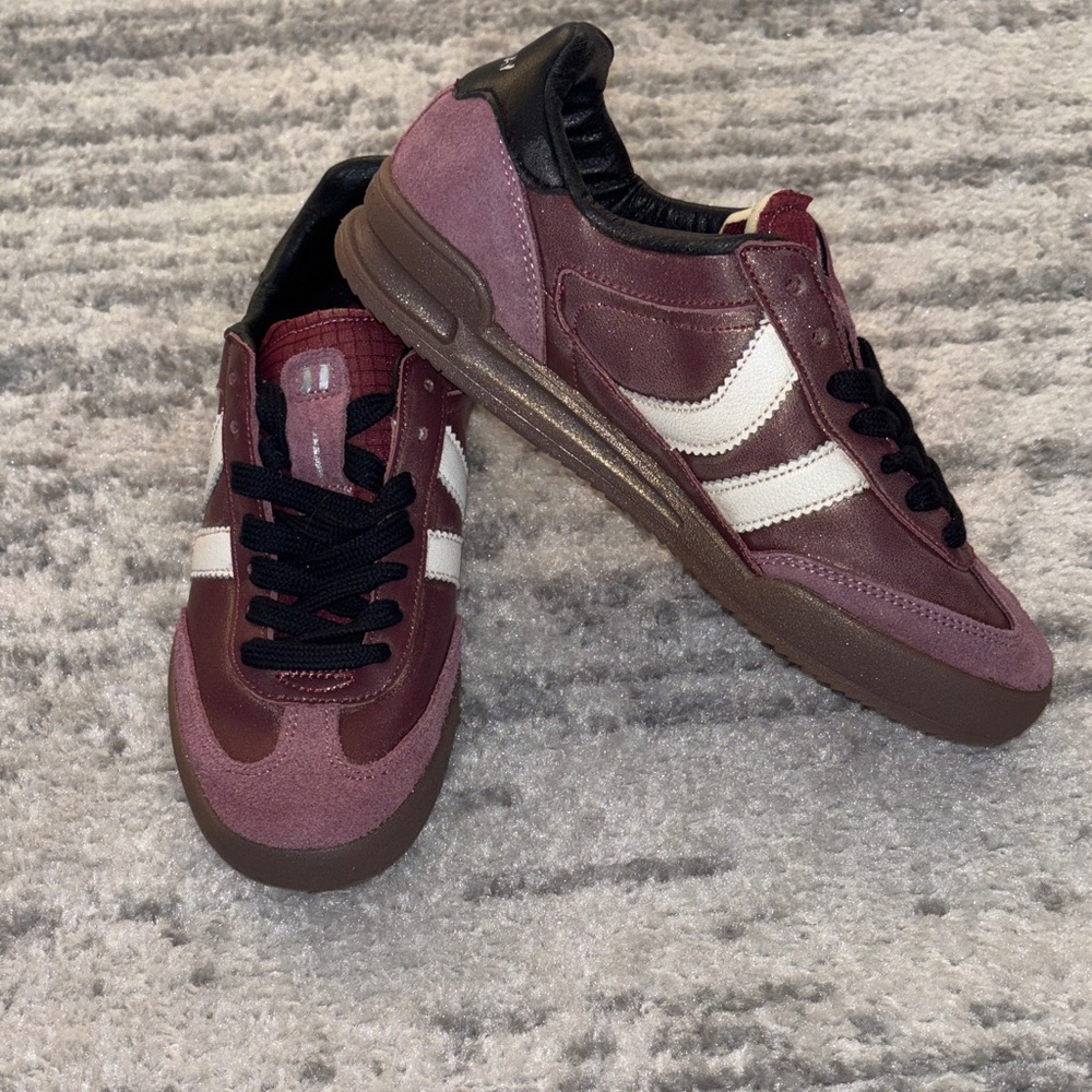 NWOT! Coolway Grass Craft Wine Sneakers